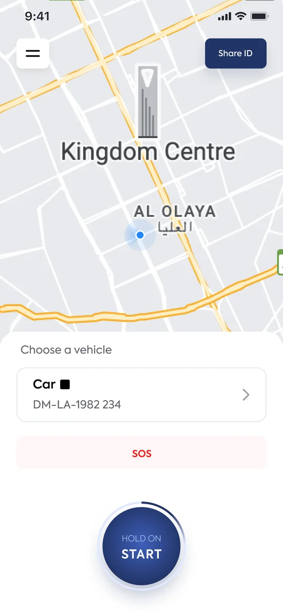 خريطة التتبع المباشر في Lifve Safer مع اختيار المركبة وإجراء SOS